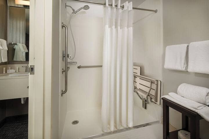 Room 13 of 26